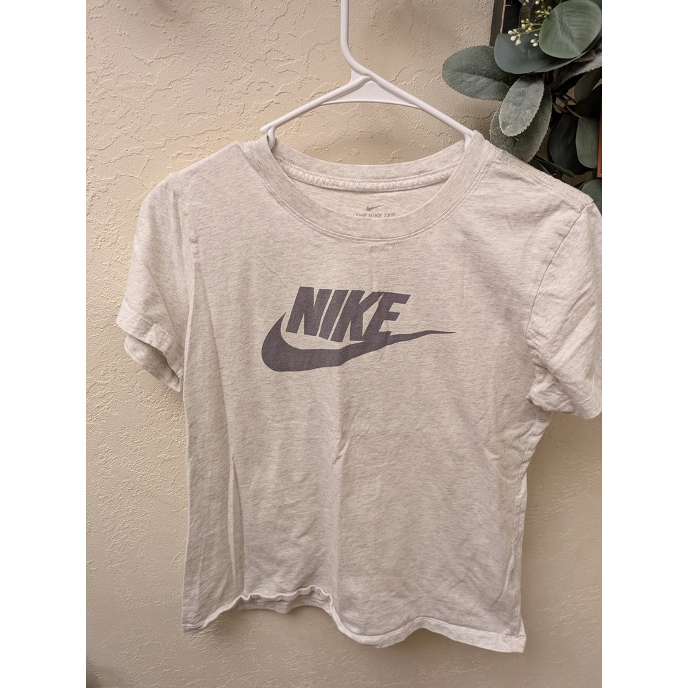 Nike Sportswear Futura Logo Graphic T-Shirt Heathered Oatmeal Grey kids Medium